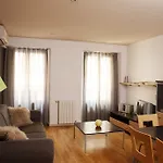 Mh Ramblas Apartman *