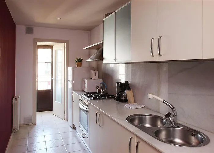 Mh Ramblas Apartamento *